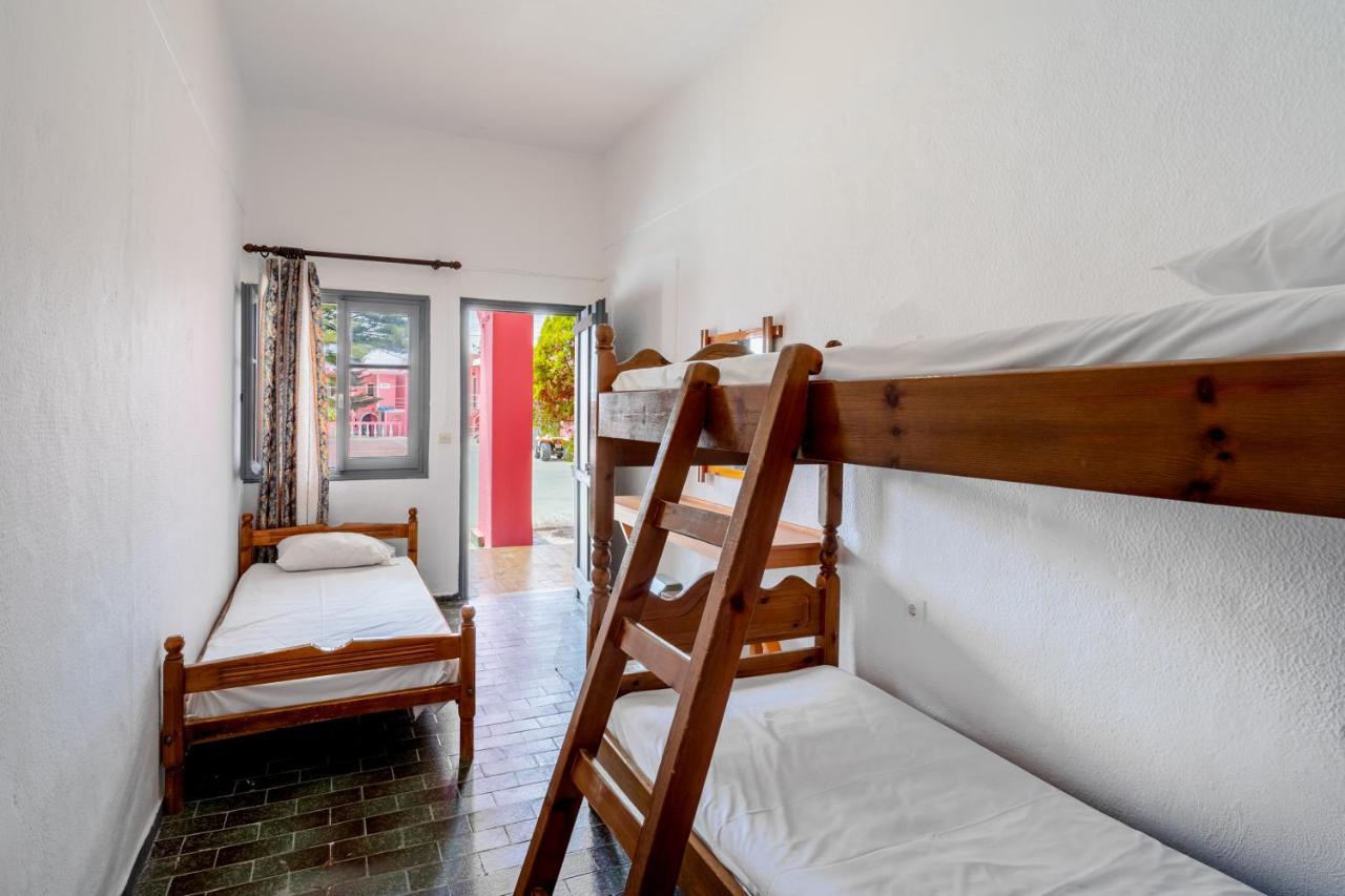 אגיוס גורדיוס The Pink Palace Hostel חדר תמונה