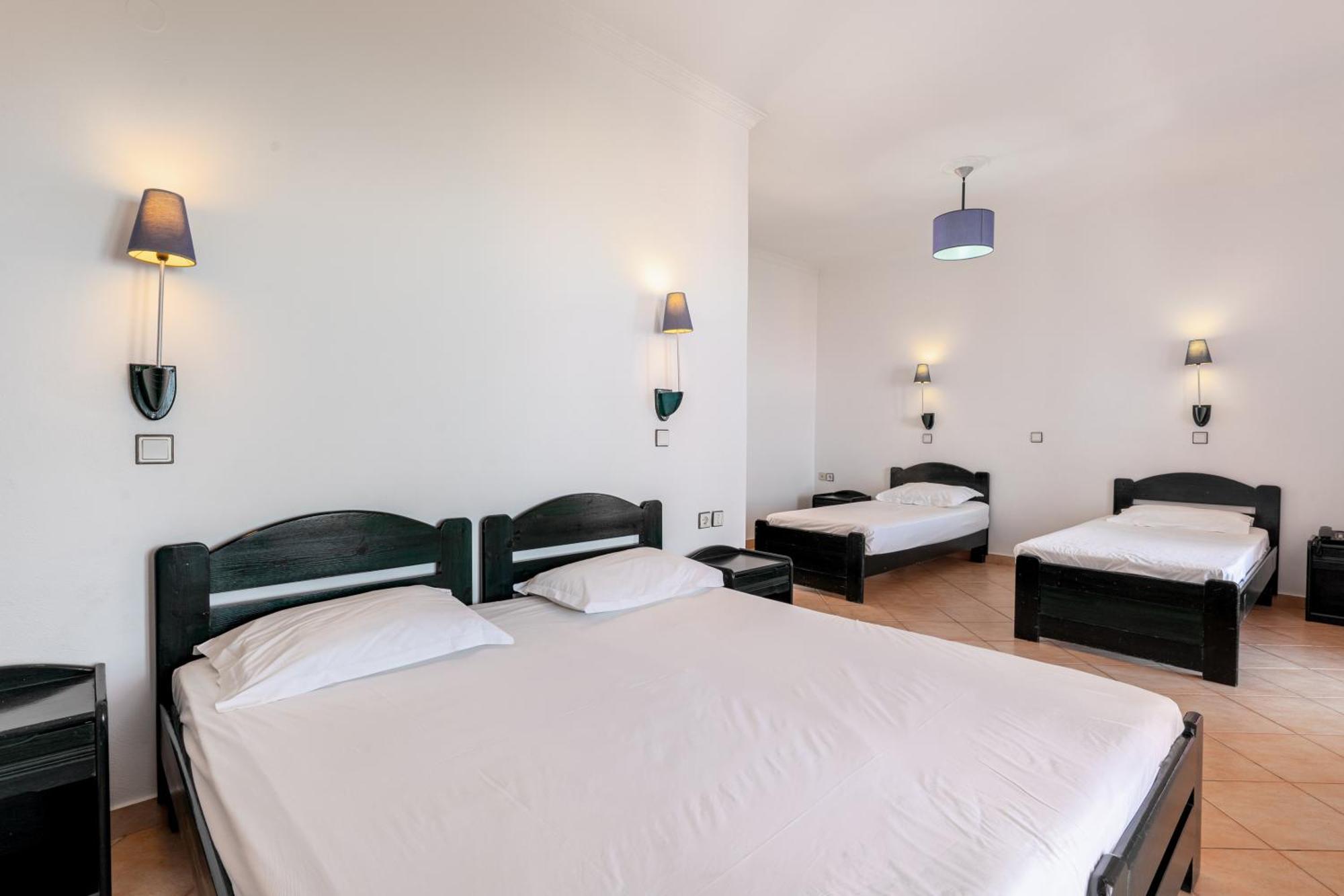 אגיוס גורדיוס The Pink Palace Hostel חדר תמונה